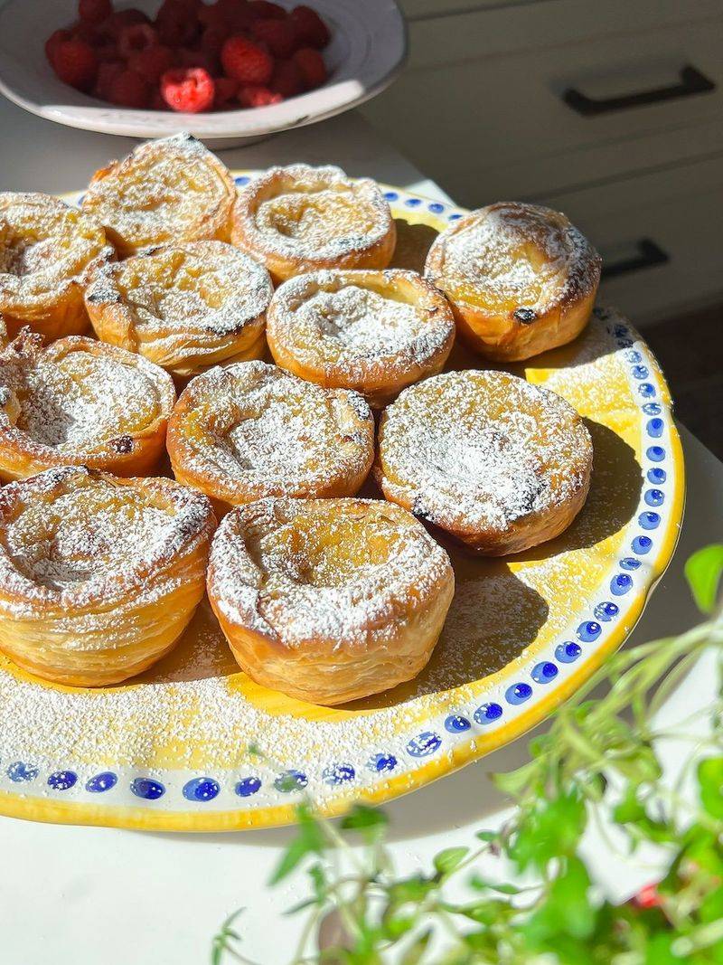 Bread Powdered Salted Cream Cakes