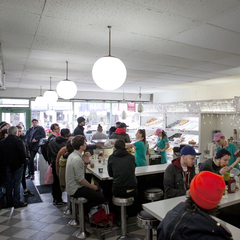 Peter Pan Donut & Pastry Shop: Brooklyn's Sweet Spot