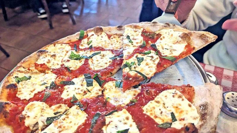 Lombardi's Pizza: Historic Late-Night Indulgence