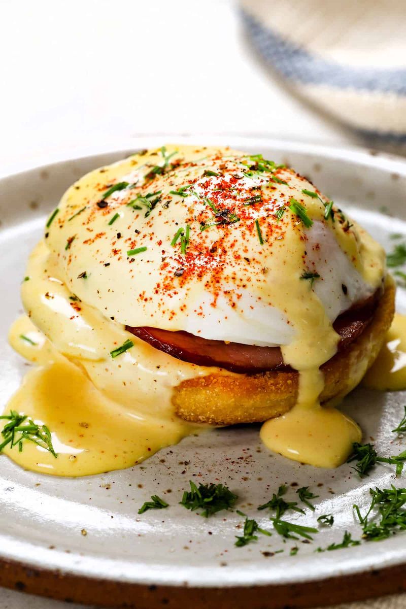 Eggs Benedict With Hollandaise Sauce