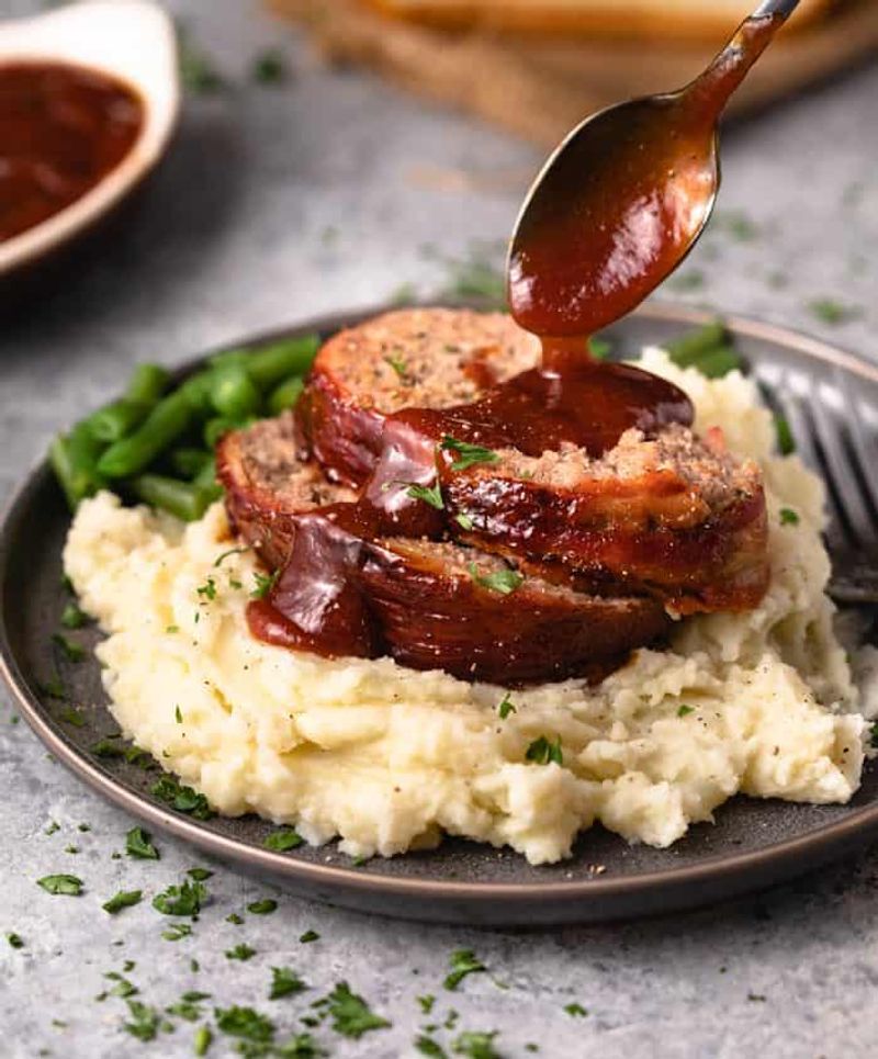 Meatloaf With Mashed Potatoes