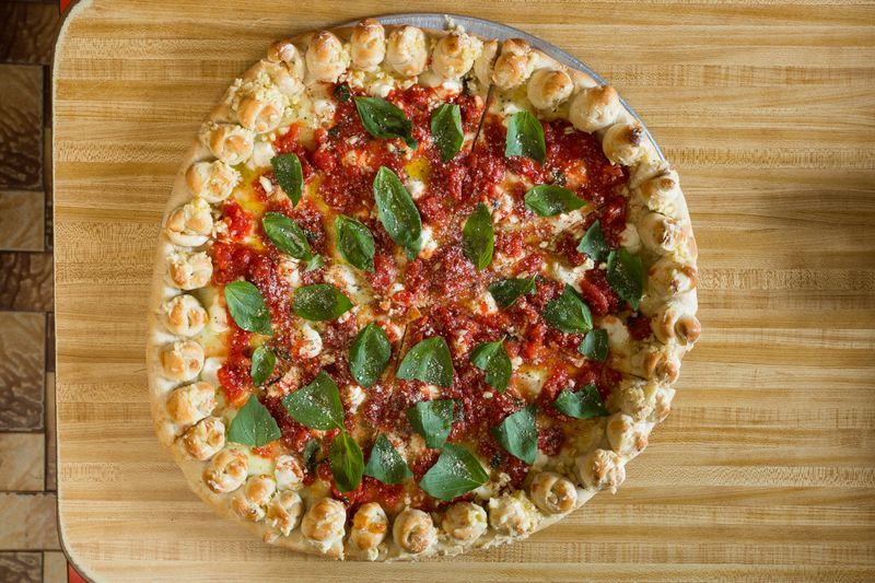 Vinnie's Pizzeria: Creative Late-Night Canvas