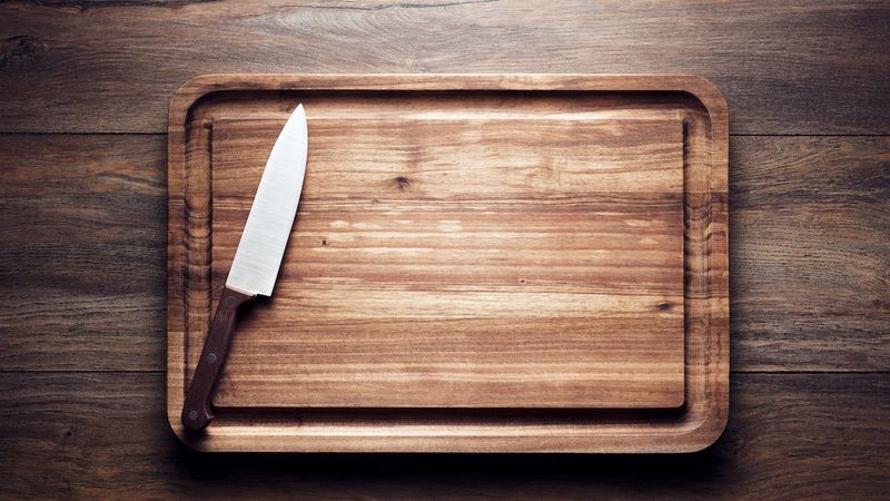 Secure Cutting Board: Safety First In The Kitchen