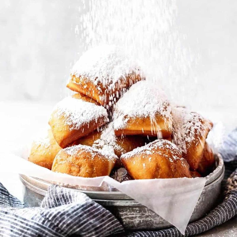 Beignet (Ben-YAY)