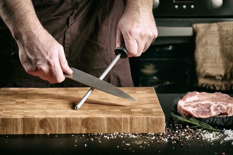 Knife Sharpness: The Safest Cut Is A Sharp One