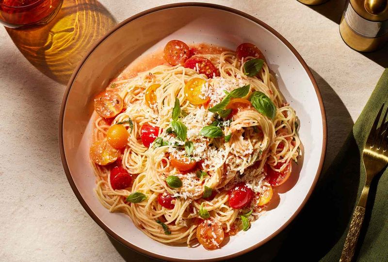 No-Cook Heirloom Tomato Sauce