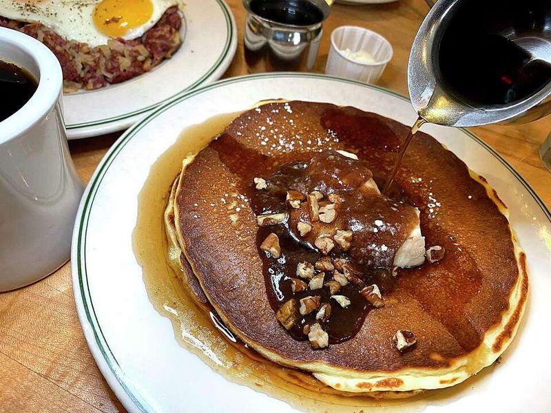 Magnolia Pancake Haus: Breakfast Revolution