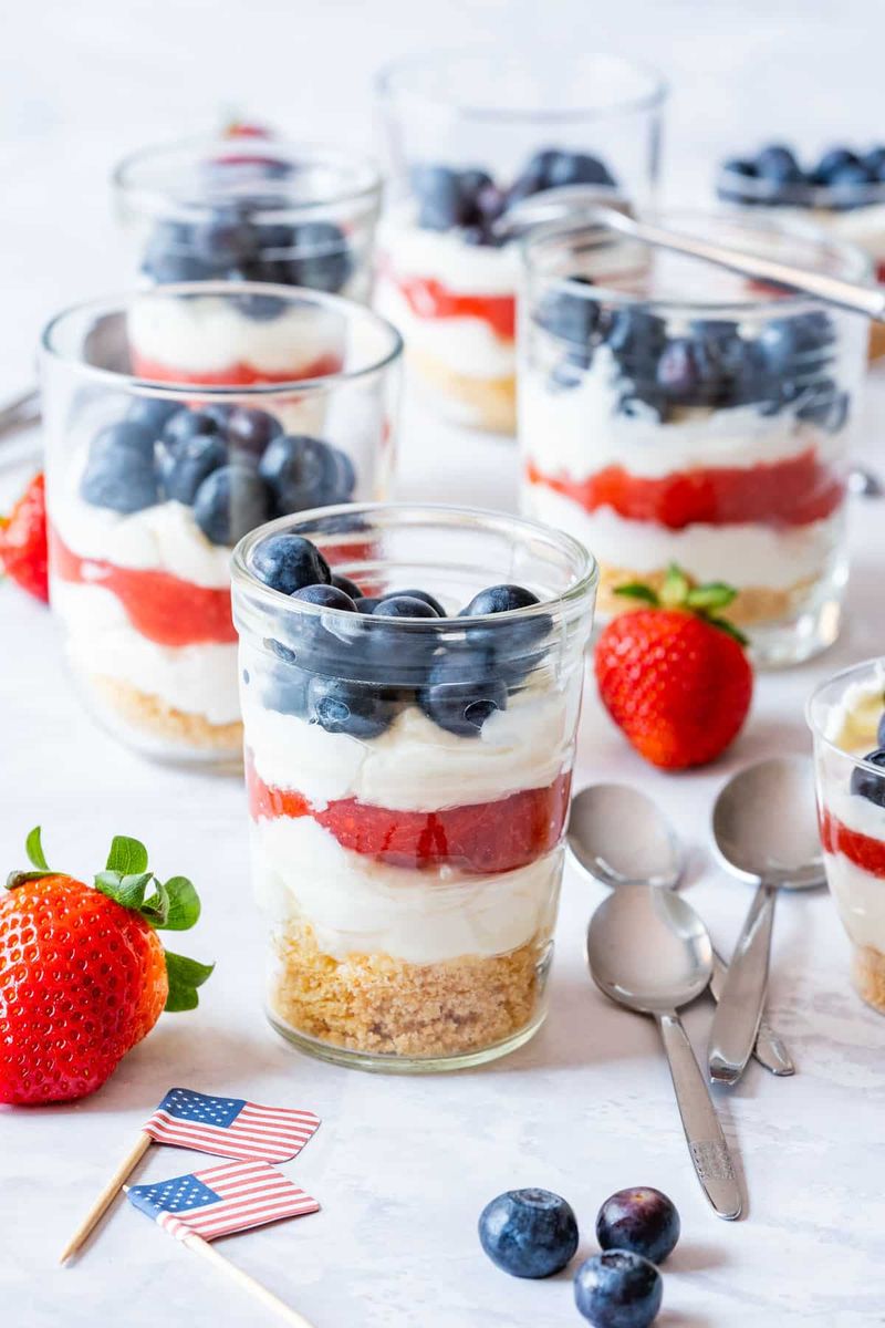 No-Bake Berry Cheesecake Cups