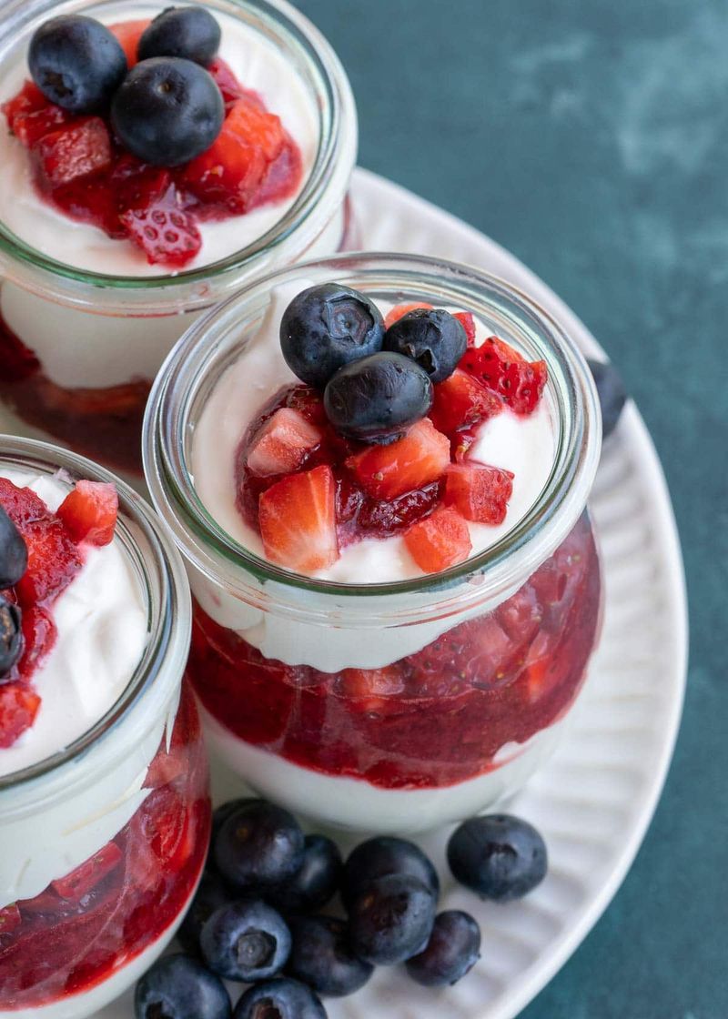 No-Bake Keto Berry Cheesecake Cups