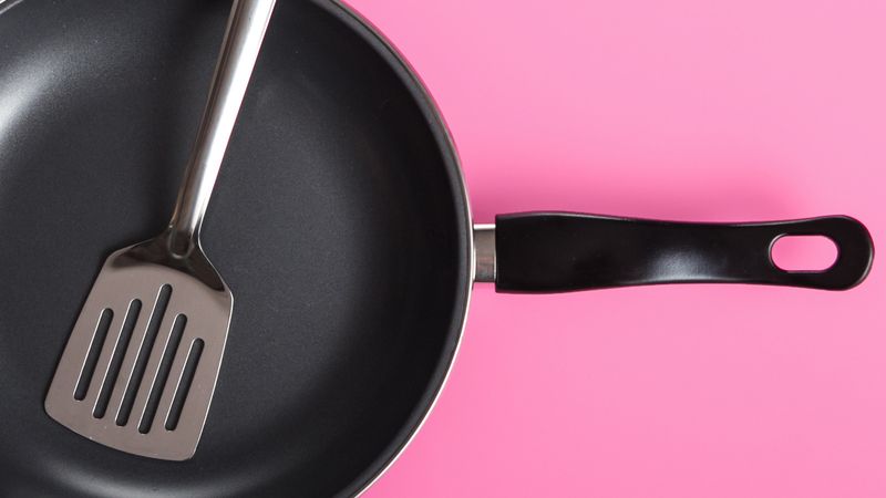 Using Non-Stick Pans With Metal Utensils