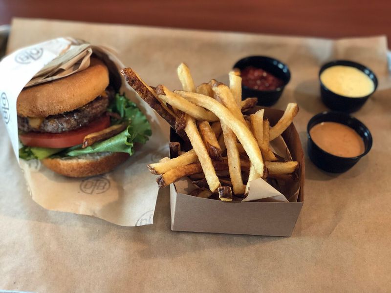 D-Luxe Burger