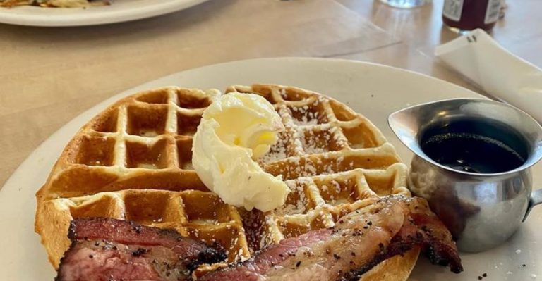 The Best Hole-In-The-Wall Diner In Every State + 2 Additional Shining Stars (Ranked By Real Foodies)