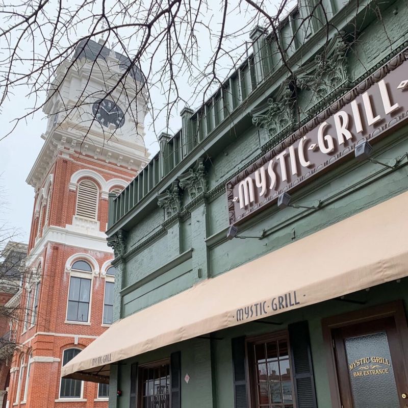 The Mystic Grill - The Vampire Diaries