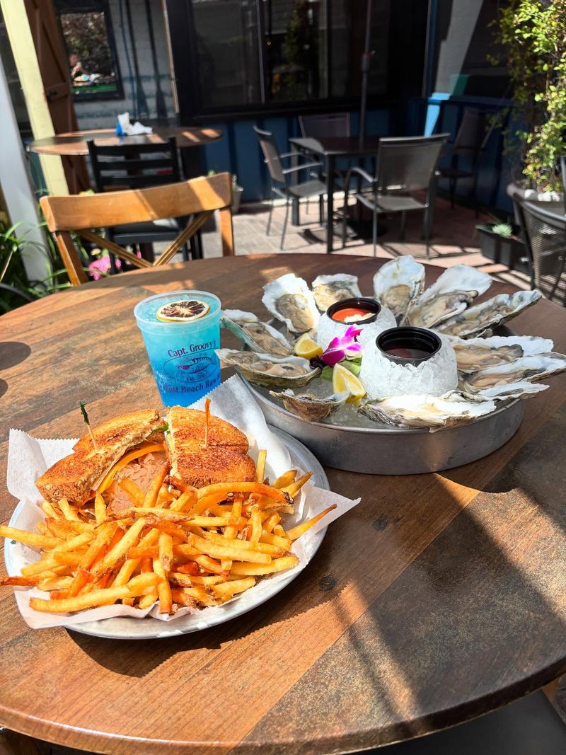 Virginia – Captain Groovy’s Grill & Raw Bar (Norfolk)