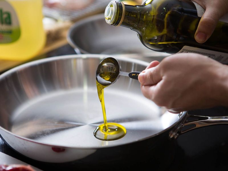 Using Olive Oil For High-Heat Cooking