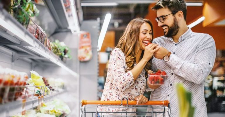 What To Know Before Sampling Grapes At The Grocery Store