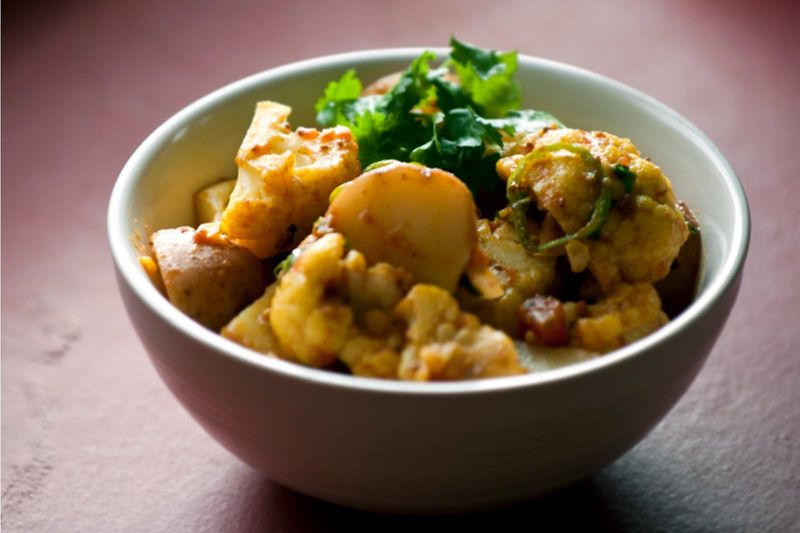 Potatoes With Garlic And Turmeric