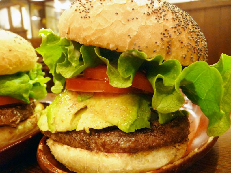 Kua ʻAina Burger (Oʻahu & Big Island)