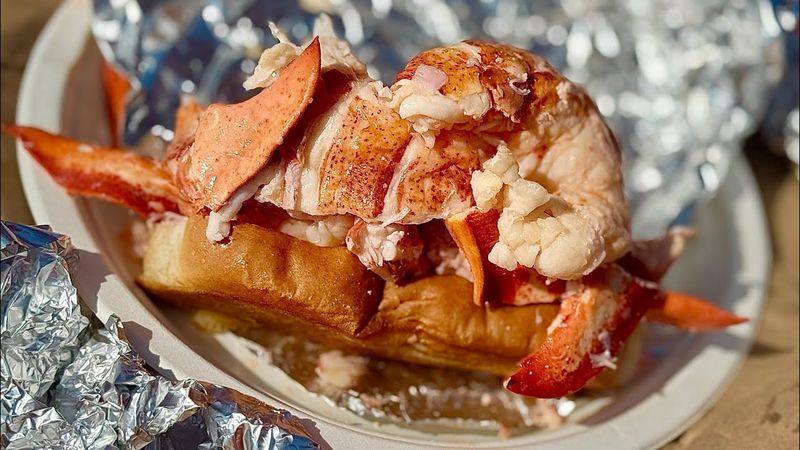 Red's Eats Lobster Roll