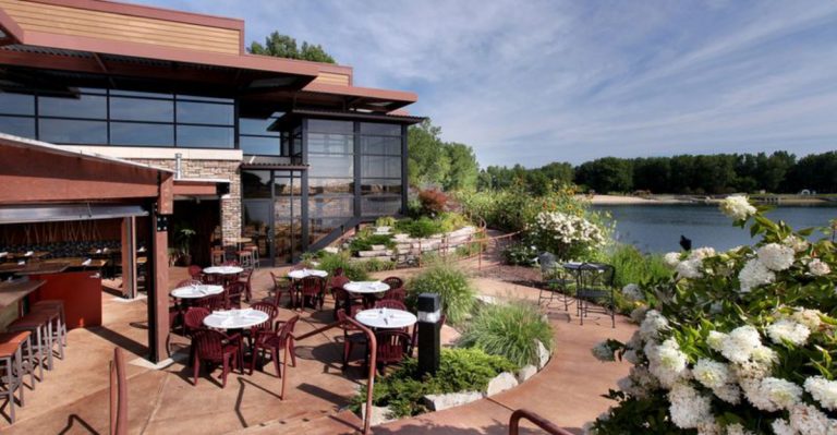 high quality Michigan restaurants with amazing lake views