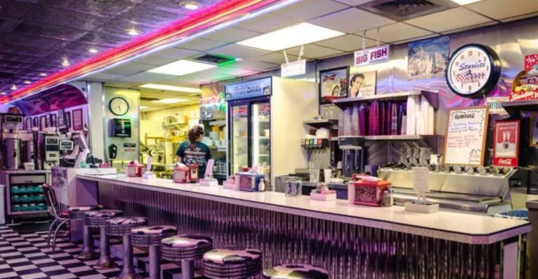 17 Florida Diners That Still Capture The Charm Of The ’50s