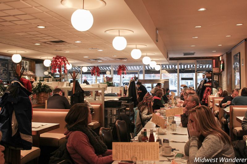 Lou Mitchell's – Classic Breakfast And Legendary Donuts In Chicago
