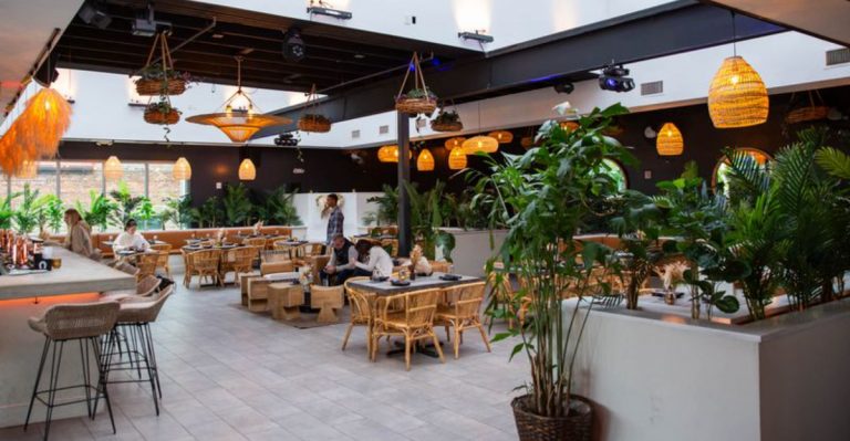17 South Carolina Restaurants Serving Up Lowcountry Flavor With Stunning Views