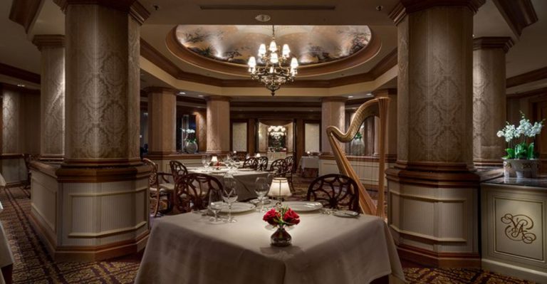 19 Florida Restaurants That Go All Out On Food And Atmosphere