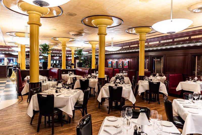 Pappas Bros. Steakhouse - A Meat Lover's Paradise
