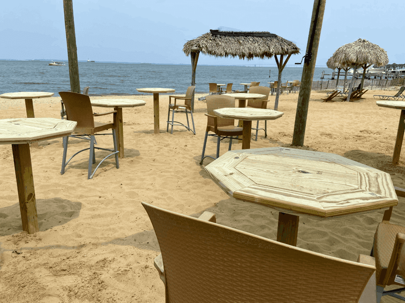 Kentmorr Beach Bar & Grill