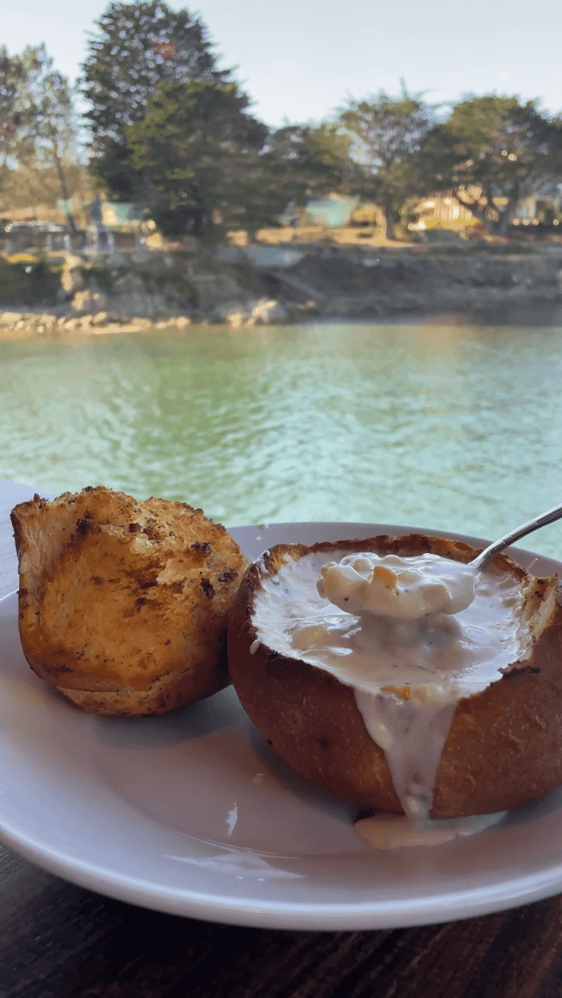 California Clam Chowder (Monterey-style)