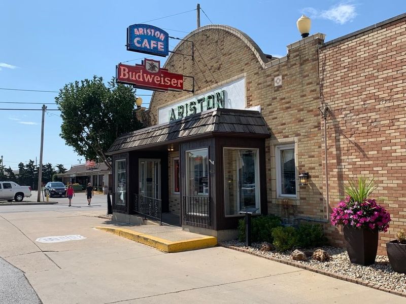 The Ariston Café – Litchfield