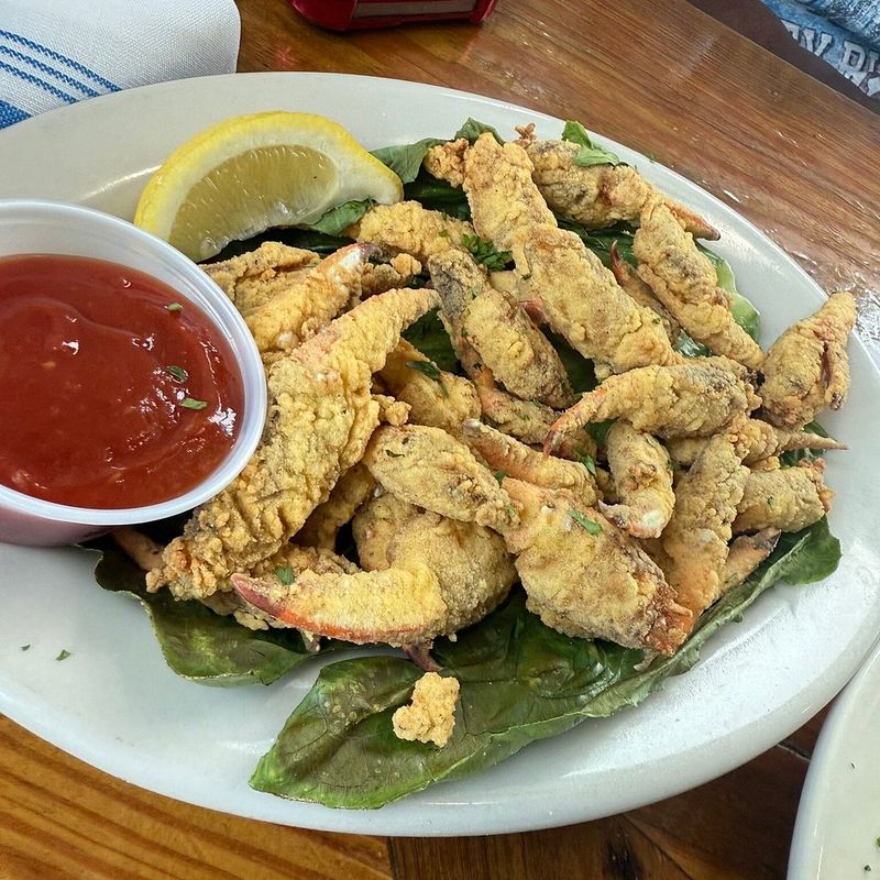 Blue Crab Seafood Company: Lakefront Legend