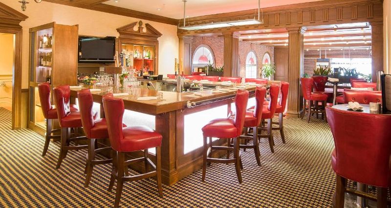 Exeter Inn (Epicurean cuisine including steak options) 