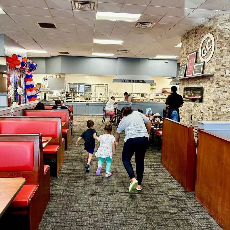 Golden Corral Buffet & Grill – Ontario