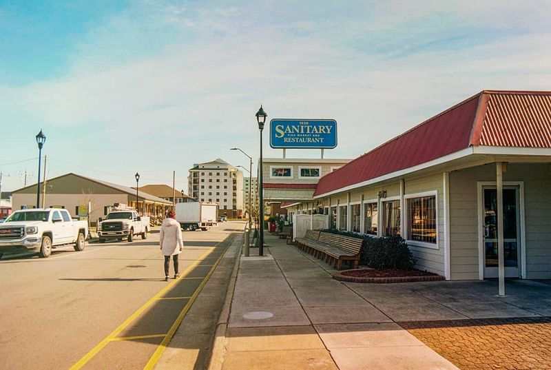 Sanitary Fish Market – Morehead City