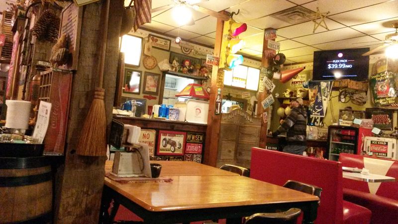 Geneo’s Pizza & Pub (St. Joseph)