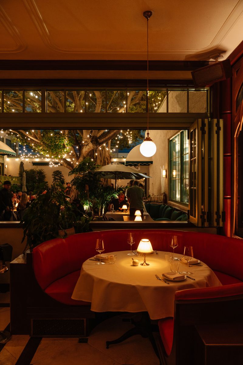 Sunny's Steakhouse: Mid-Century Glamour Under Palm Trees