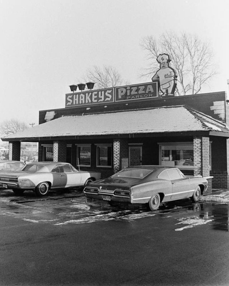 Shakey's Pizza