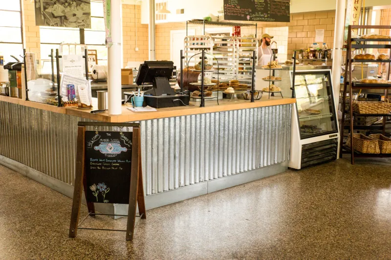 Midway Bakery (The Midway Bakery) 