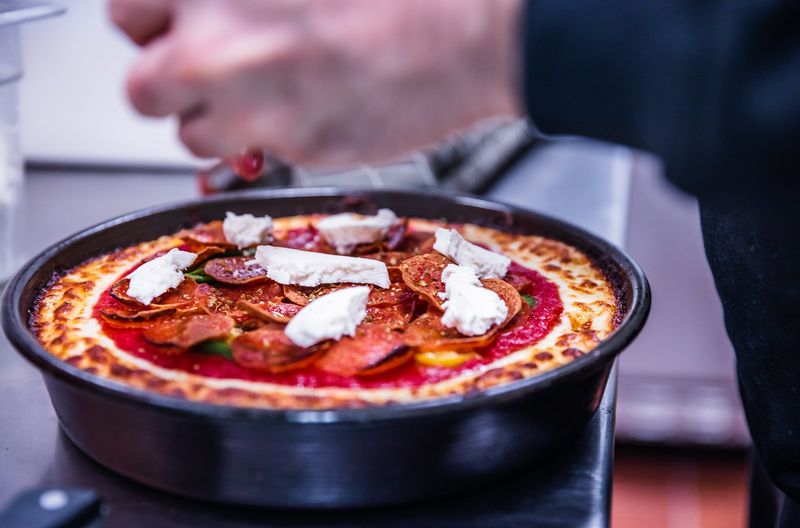 George’s Deep Dish (Chicago, Edgewater)