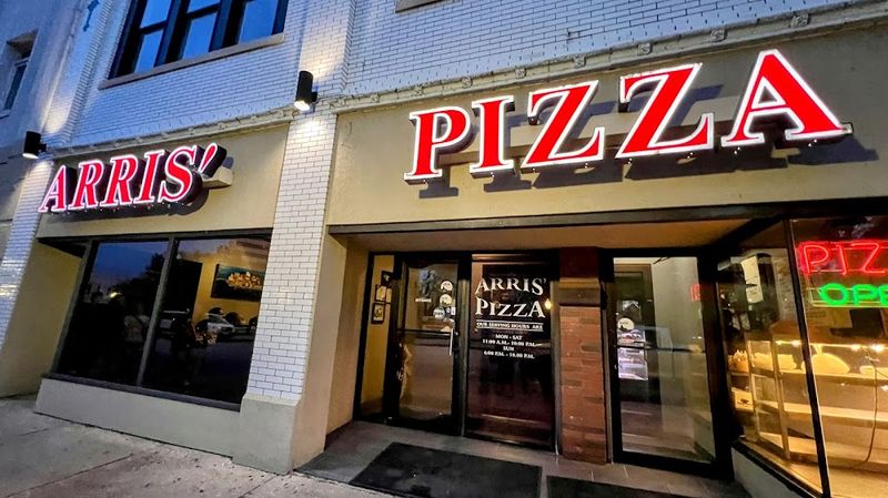 Arris’ Pizza (Jefferson City)