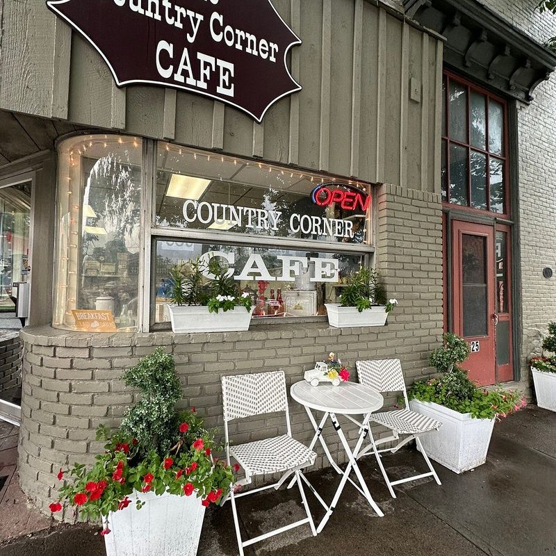 The Country Corner Café – Saratoga Springs