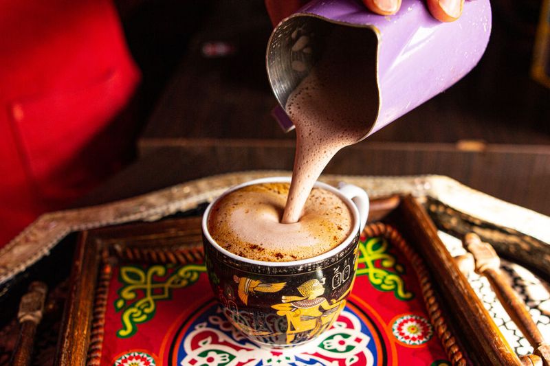 Tōv Coffee – Specialty Drinks, Minimalist Charm