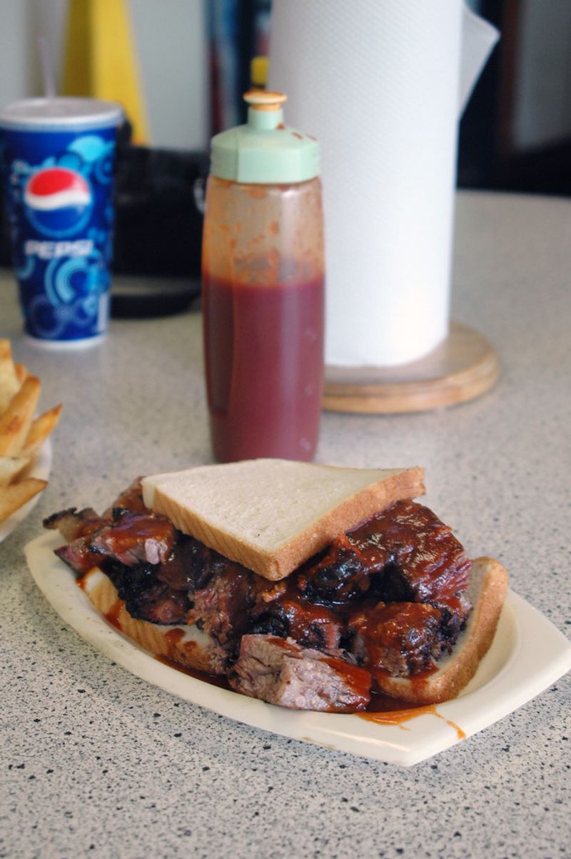 LC’s Bar-B-Q – Burnt-End Sandwich