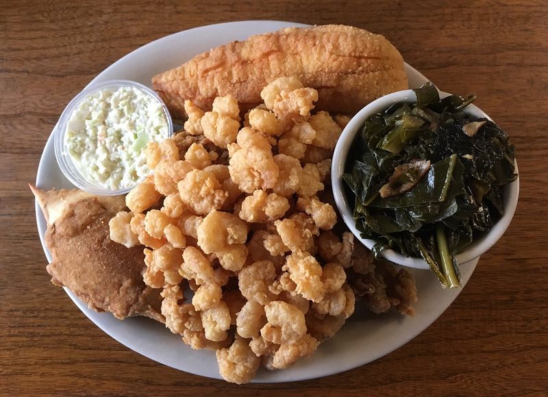 Mayflower Seafood - Buffet-Style Fish Feasts
