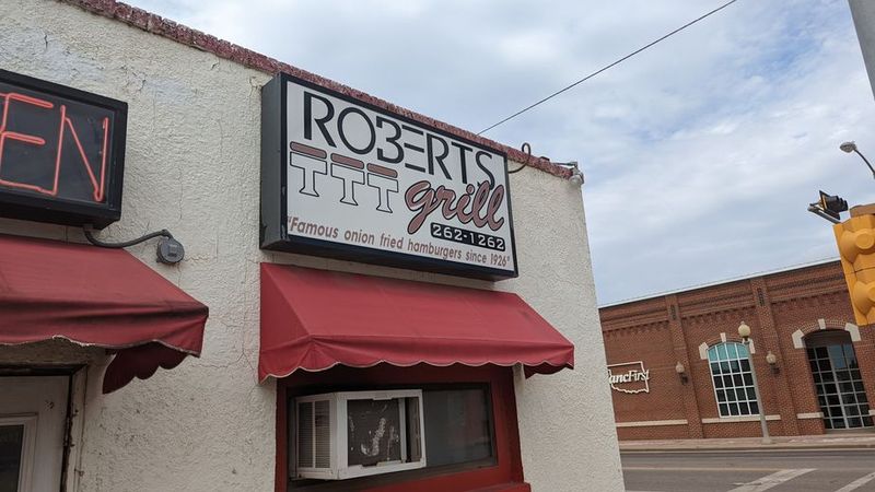 Robert's Grill - Flipping Burgers Since 1926