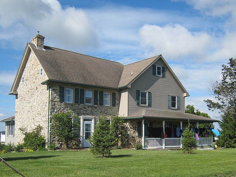Ruth & Samuel Lapp's At-Home Amish Meal: Dining in an Amish Home