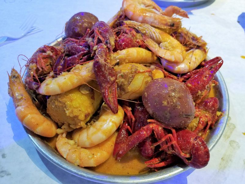 Resort Seafood Boil Buckets