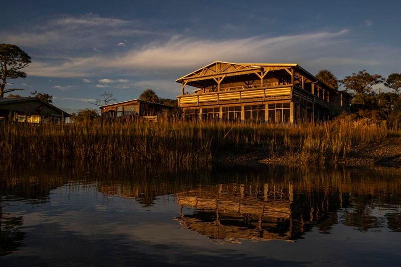 Bowen's Island Restaurant 